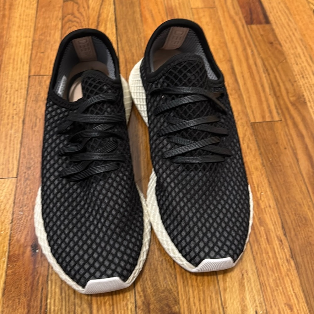Unisex sneakers. Addidas Deerupt Runner.